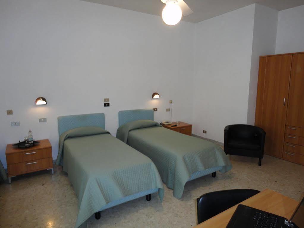 Hotel Riviera Bari Eksteriør bilde